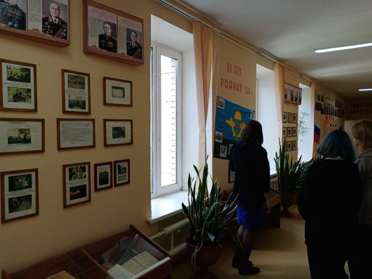 Экспозиция, посвященная 80-летию 106-ой гвардейской воздушно-десантной  Тульской Дважды Краснознаменной ордена Кутузова дивизии.